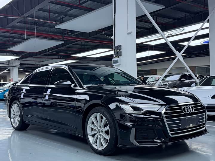 Фото 3 - Audi A6L