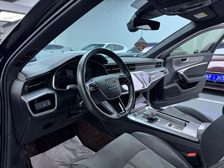 Фото 6 - Audi A6L