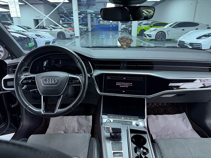 Фото 7 - Audi A6L