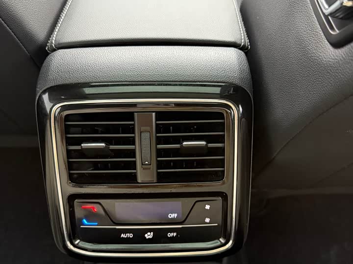 Фото 11 - Volkswagen Passat