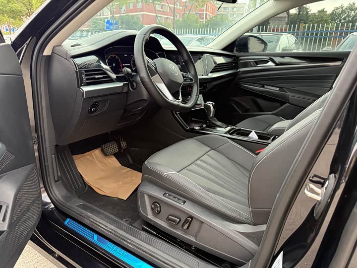 Фото 9 - Volkswagen Passat