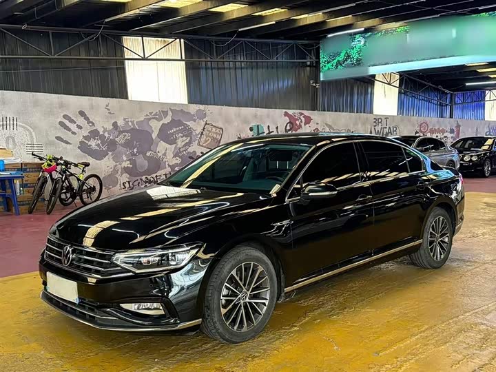 Фото 1 - Volkswagen Magotan