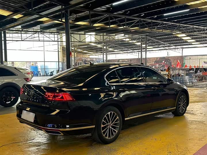 Фото 5 - Volkswagen Magotan