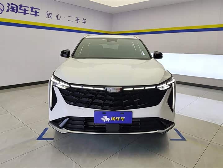 Фото 2 - Geely Atlas