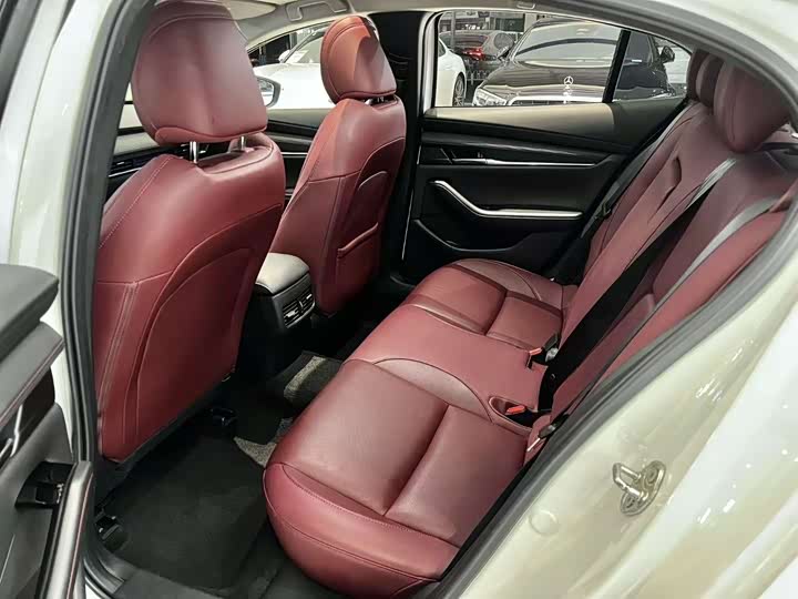 Фото 10 - Mazda 3 (Axela)