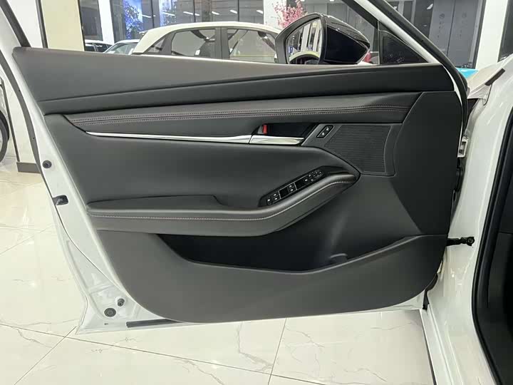 Фото 4 - Mazda 3 (Axela)