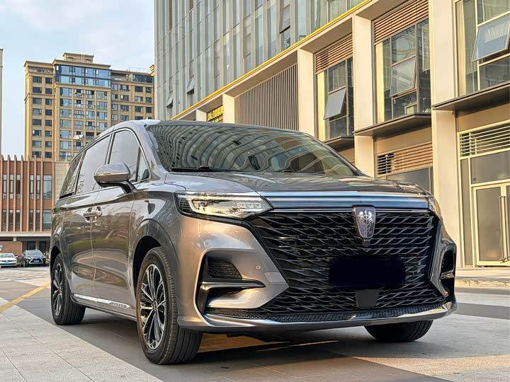 Фото 3 - Roewe iMax 8