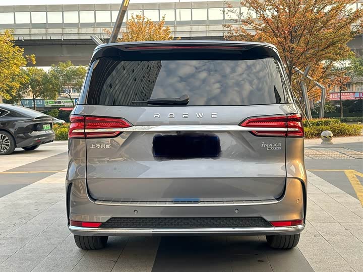 Фото 5 - Roewe iMax 8