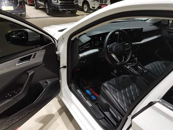 Фото 16 - Volkswagen Sagitar L