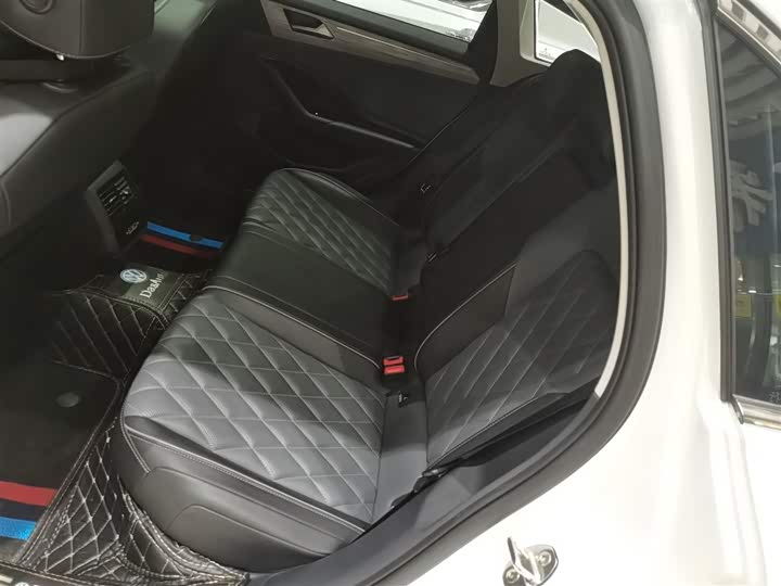 Фото 17 - Volkswagen Sagitar L