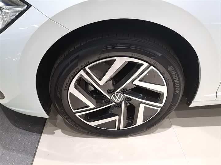 Фото 23 - Volkswagen Sagitar L