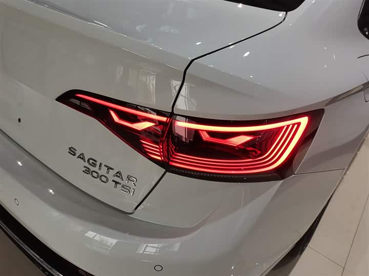 Фото 8 - Volkswagen Sagitar L