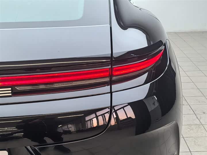 Фото 20 - Porsche Panamera