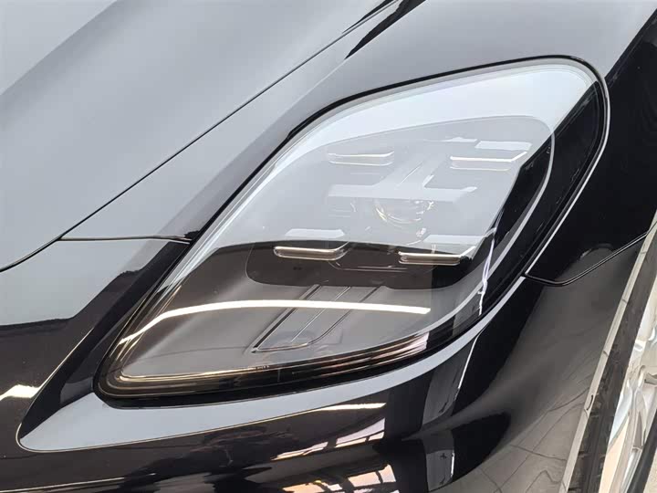 Фото 33 - Porsche Panamera