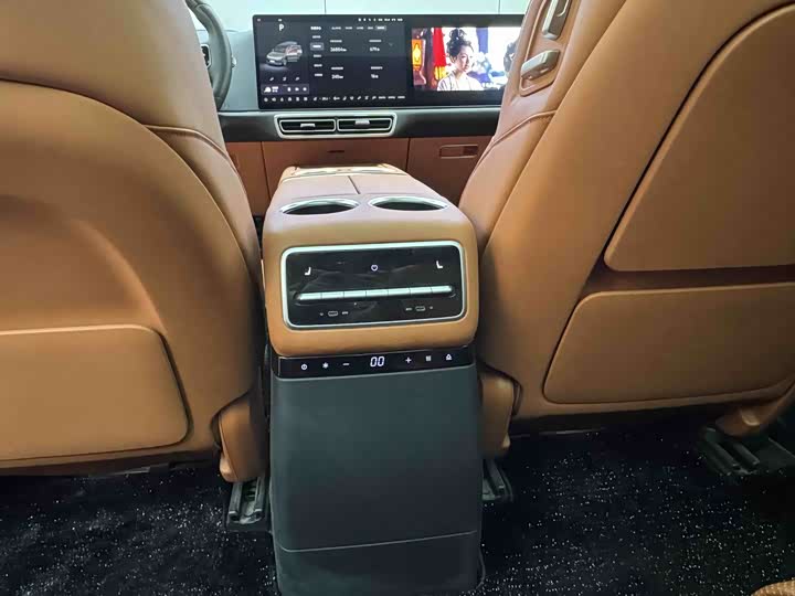 Фото 11 - LiXiang L9