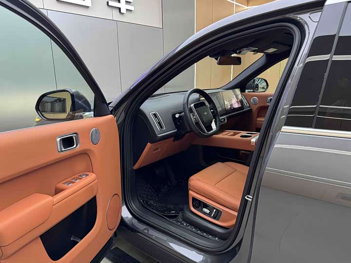 Фото 13 - LiXiang L9