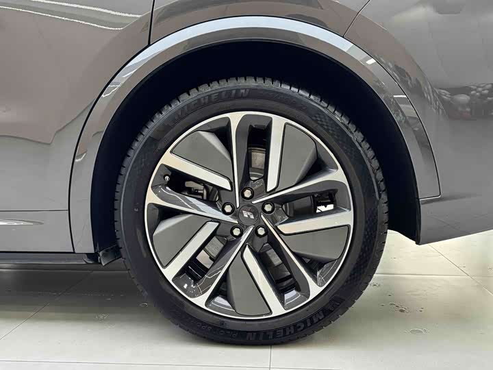 Фото 5 - LiXiang L9