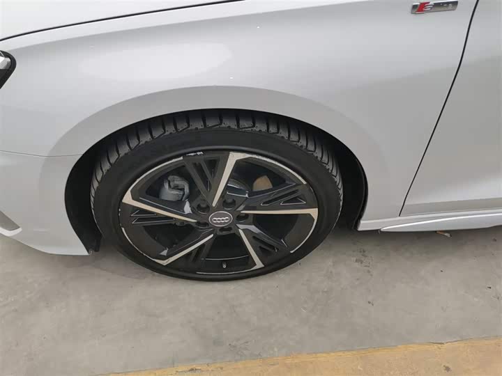 Фото 23 - Audi A3