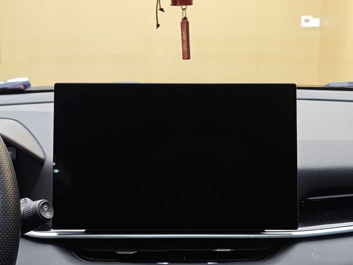 Фото 15 - Geely Coolray