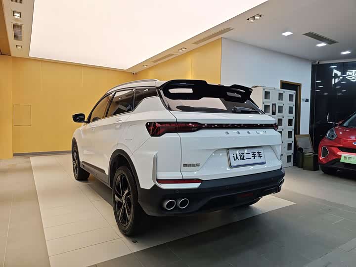 Фото 24 - Geely Coolray