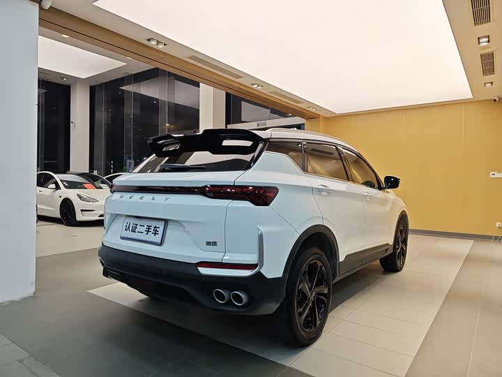 Фото 28 - Geely Coolray