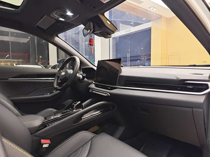 Фото 29 - Geely Coolray