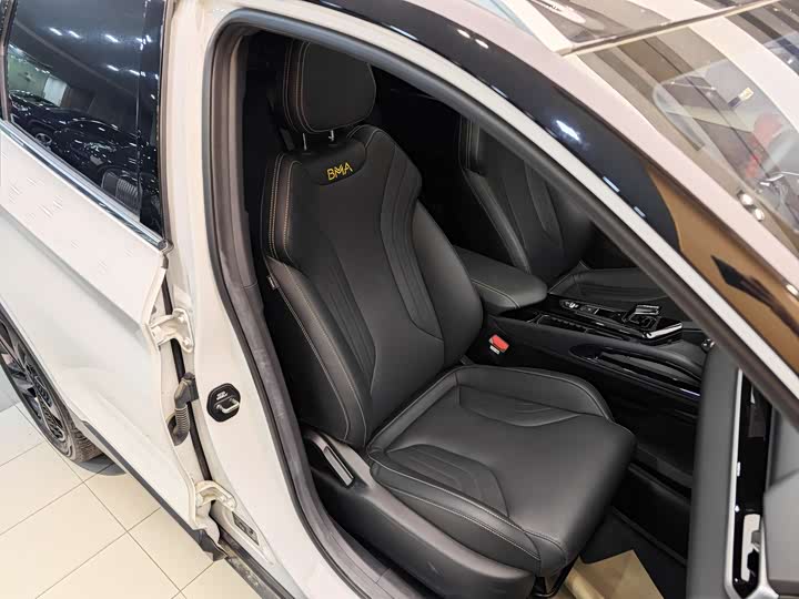 Фото 30 - Geely Coolray