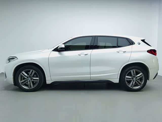 Фото 18 - BMW X2