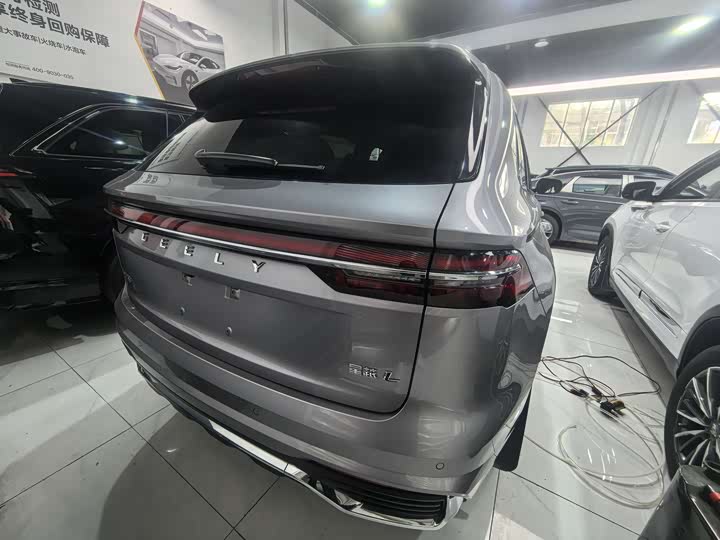 Фото 11 - Geely Monjaro