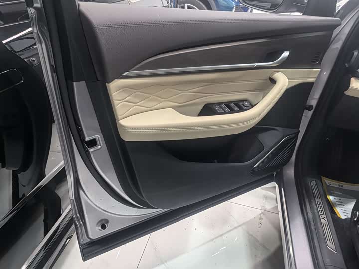 Фото 3 - Geely Monjaro