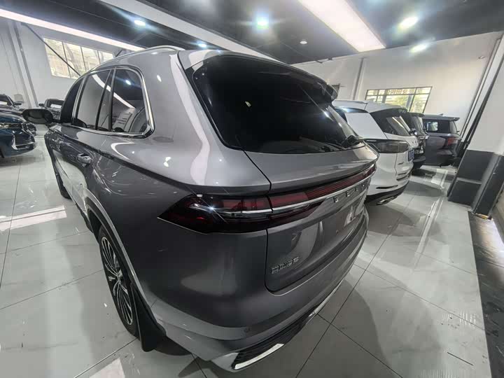 Фото 9 - Geely Monjaro