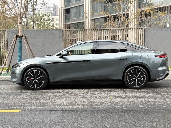 Фото 3 - BYD Han L