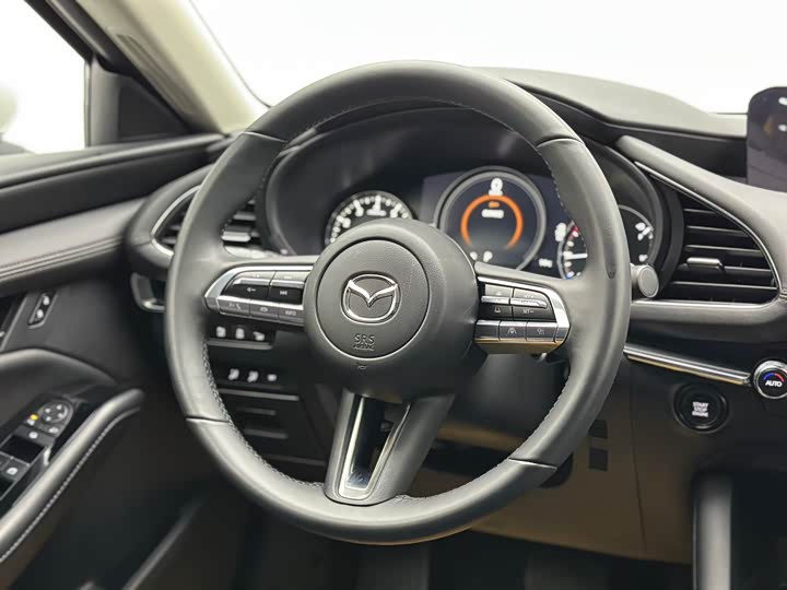 Фото 18 - Mazda 3 (Axela)