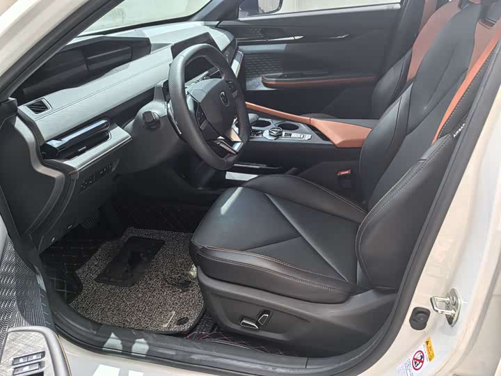 Фото 10 - Changan UNI-V