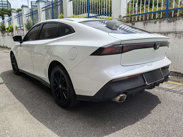 Фото 5 - Changan UNI-V