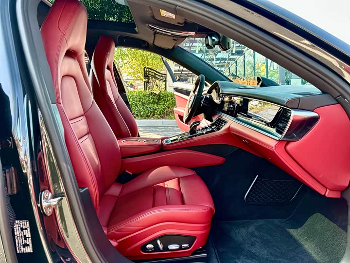 Фото 12 - Porsche Panamera