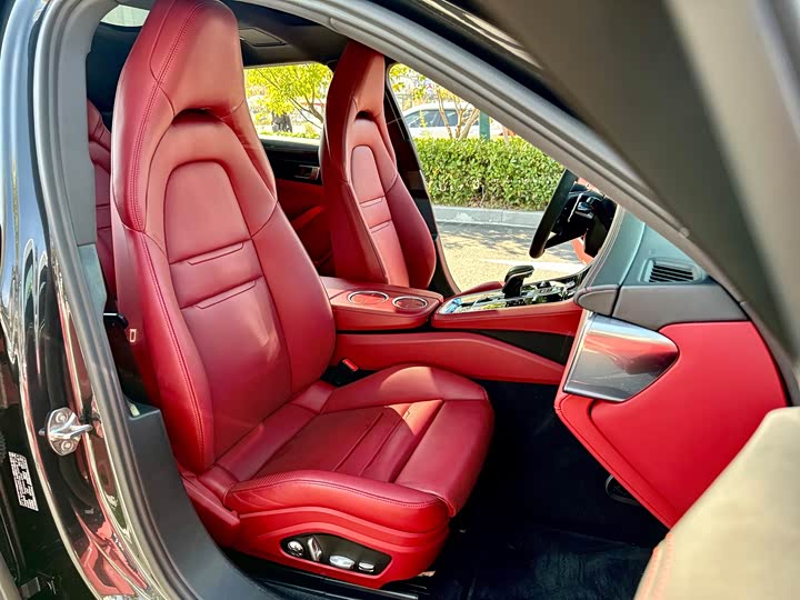 Фото 13 - Porsche Panamera