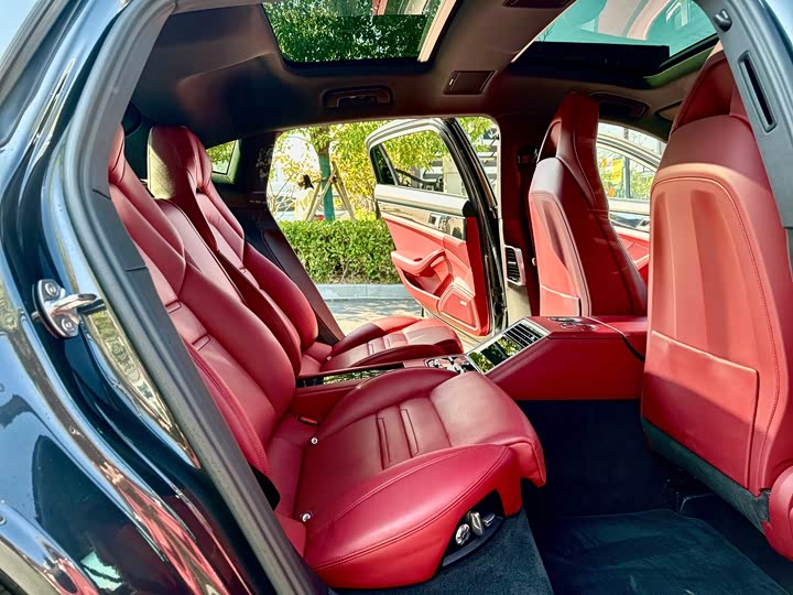 Фото 15 - Porsche Panamera