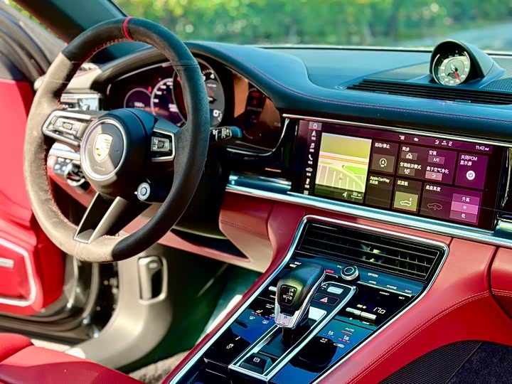 Фото 16 - Porsche Panamera