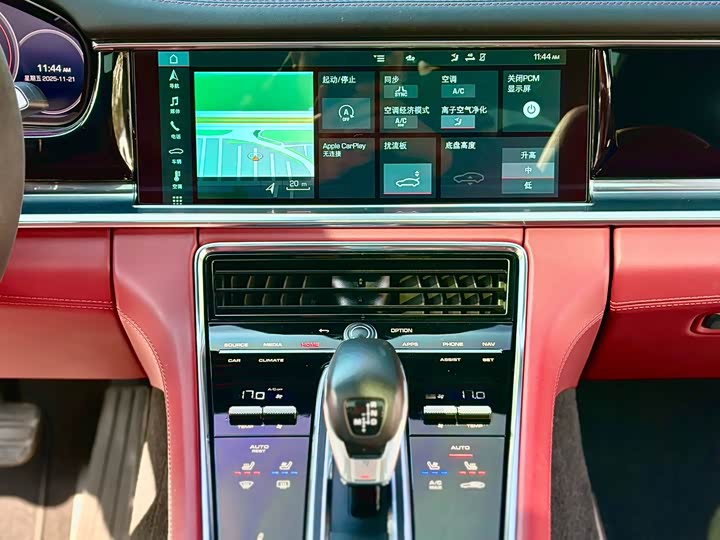 Фото 19 - Porsche Panamera