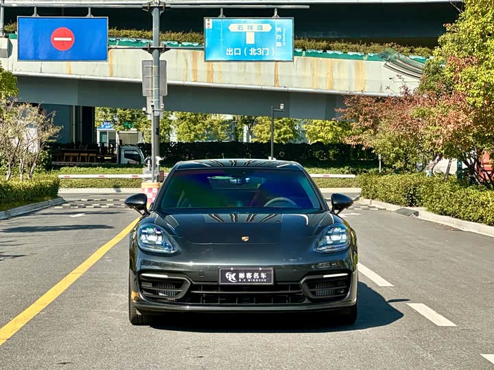 Фото 2 - Porsche Panamera