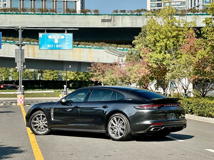 Фото 6 - Porsche Panamera