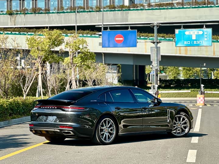 Фото 8 - Porsche Panamera