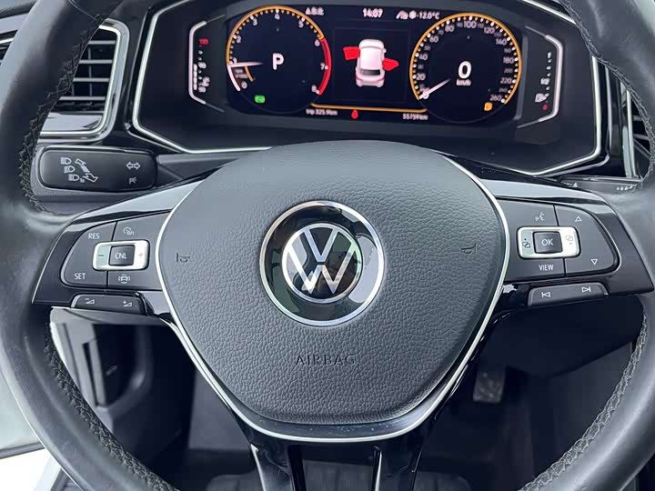 Фото 18 - Volkswagen T-Roc