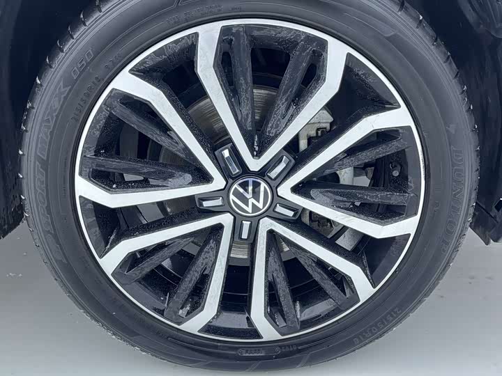 Фото 25 - Volkswagen T-Roc