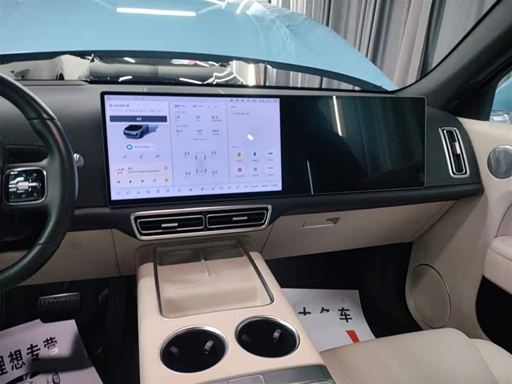 Фото 13 - LiXiang L7