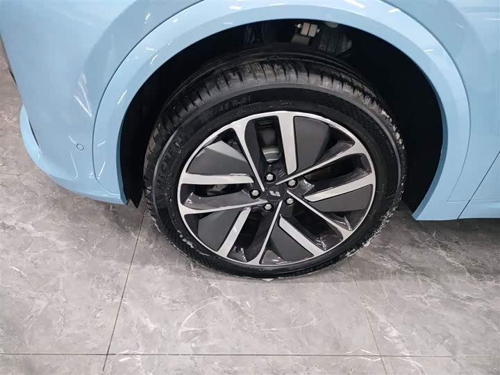 Фото 23 - LiXiang L7