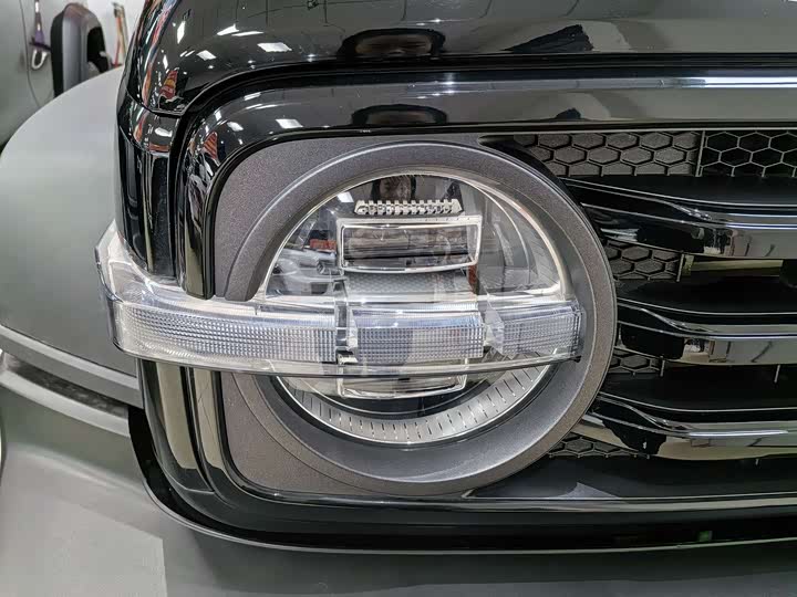 Фото 4 - Tank 300