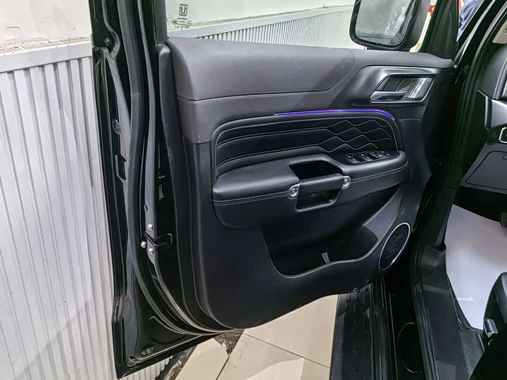 Фото 7 - Tank 300