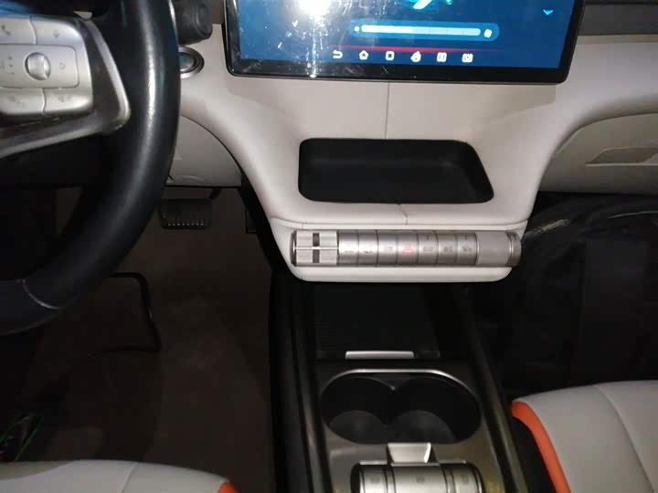 Фото 14 - BYD Dolphin